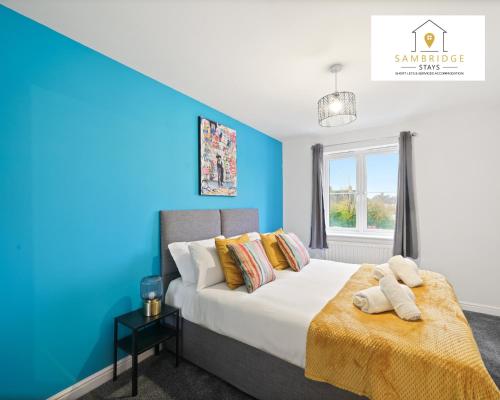Beautiful 2 Bedroom Seviced Apt in Aylesbury By Sambridge Stays Short Lets & Serviced Accommodation in Aylesbury