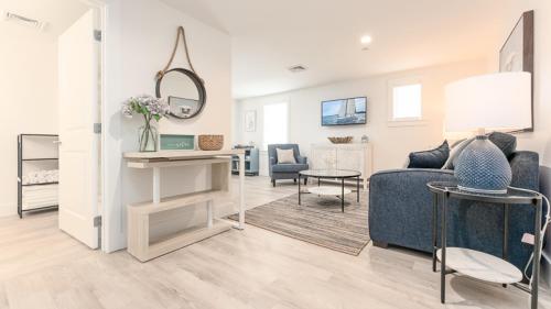 Harbourtown Suites on Plymouth Harbor - Photo 4