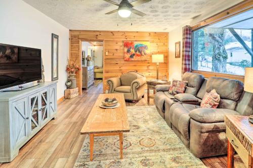 Mountain Retreat Less Than 4 Mi to Downtown Boone!