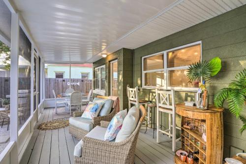 Reddington Beach Oasis with Pool, Walk to Ocean! in St Pete Beach, USA