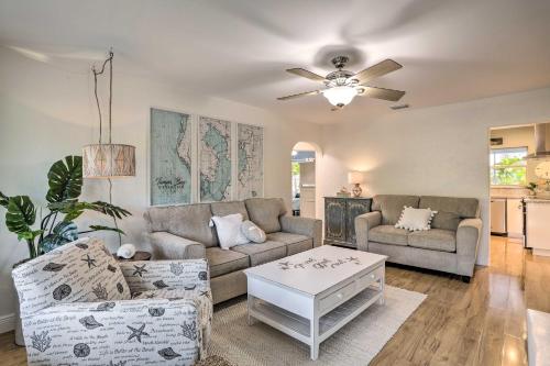 Reddington Beach Oasis with Pool, Walk to Ocean! in St Pete Beach, USA