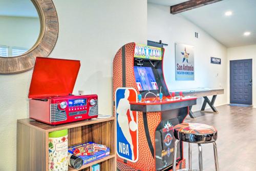 San Antonio Home with Hot Tub and Arcade Games! in San Antonio, USA