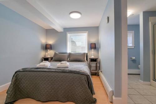 2BR Apt w/ 3 min Walk to downtown SWH - [Low Tide] thumb 2