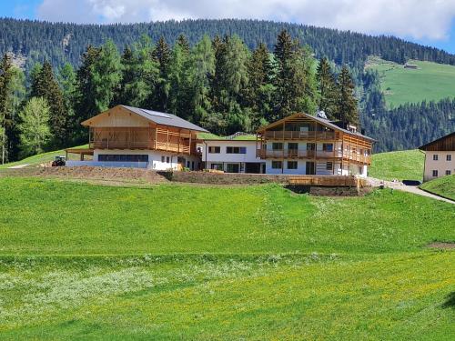 Viesnīcas āriene, Biohof Untergröber (Biohof Untergrober) in Braies