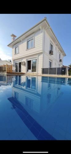 Doğa içinde hamam ve havuzlu lüx villa – khách sạn tại Dosemealti