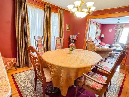 Full Kitchen,Close to Downtown and Family Friendly in Colorado Springs, USA