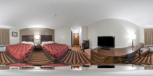 Econo Lodge Milwaukee Airport - image 3