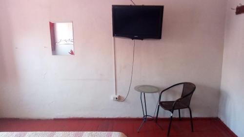 Standard Single Room with Shared Bathroom image 10