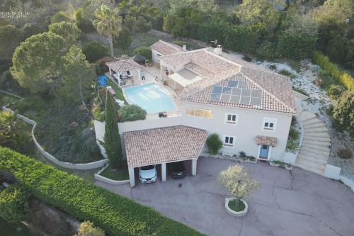 Magnifique villa avec piscine en Provence Verte