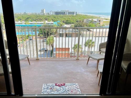 Sandcastles 701- Space Coast Ocean view! in Cocoa Beach, USA