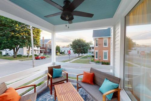 Seadmed, The Other House in Monroe (WI)