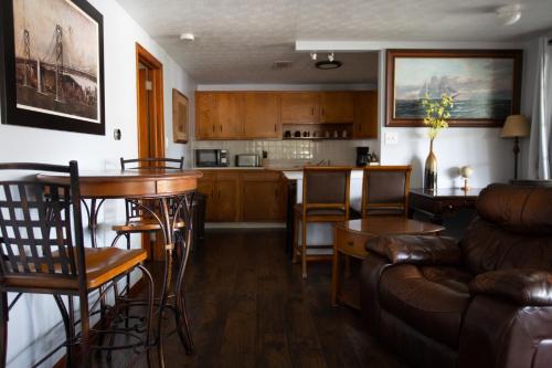 Two Bedroom Home - Walking Distance from The Beach in Jacksonville Beach, USA