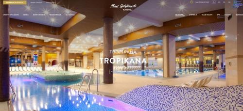 Srub na svahu sjezdovky v Radvanicích (Srub na svahu sjezdovky v Radvanicich) in ชวาเลซ