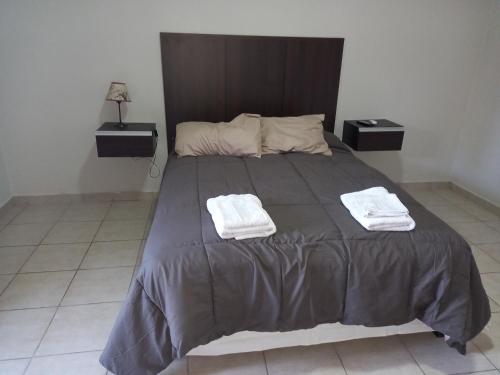 1 double bed, 2 twin beds