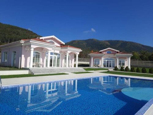 Diamond Villas