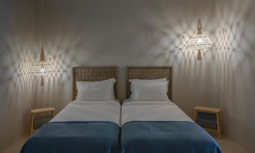 1 queen bed, 2 twin beds