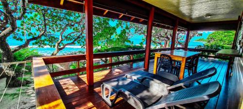 MOOREA - The Golden Reef Bungalow Bora Bora photo 1