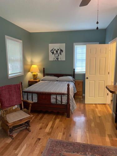 Farm studio Close to town 1 exit to Pigeon Forge - Apartment - Wooddale