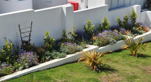 Beachside in the heart of St Francis Bay Village Beachside in the heart of St Francis Bay Village