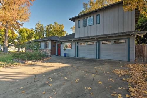 Luxurious Downtown Lodi Apartment in Wine Country!