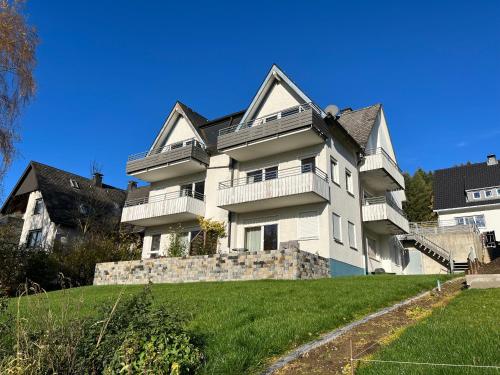 Ferienhaus zur Sonne - Apartment - Olsberg