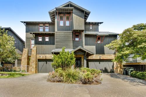Riverbend Villa #133 in Spicewood, USA