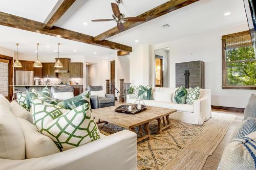 Riverbend Villa #110 in Spicewood, USA