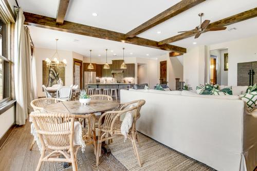 Riverbend Villa #110 in Spicewood, USA