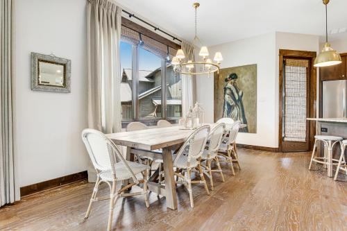 Riverbend Villa #110 in Spicewood, USA