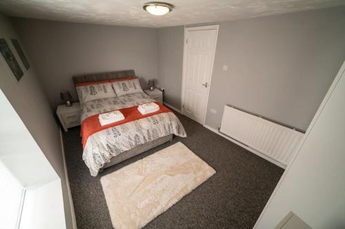 2 Bed Sleeps 4 Central Haverfordwest Town House