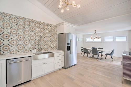 Serene Home w/ Fire Pit, Deck & Easy Access to ATL in Smyrna (GA)