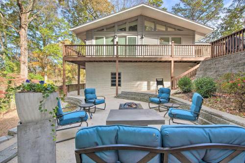 Serene Home w/ Fire Pit, Deck & Easy Access to ATL in Smyrna (GA)