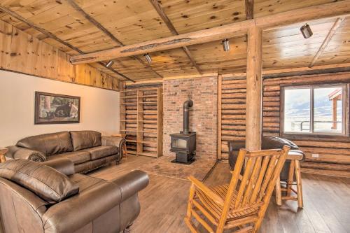 Picturesque Cabin Less Than 1 Mi to Yellowstone River in Livingston, USA