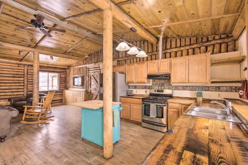 Picturesque Cabin Less Than 1 Mi to Yellowstone River in Livingston, USA