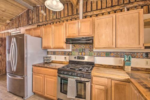 Picturesque Cabin Less Than 1 Mi to Yellowstone River in Livingston, USA