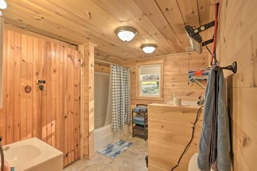 Pet-Friendly Ellsworth Cottage on Branch Lake