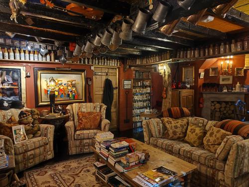 Wizards Thatch Luxury Suites - image 14