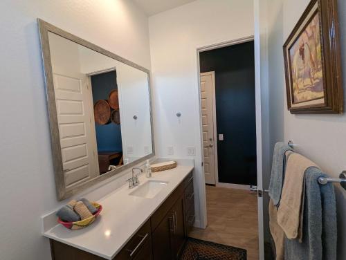 Badrum, Scenic Southwest Hideaway, Perfect for Relaxation! in Laveen