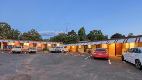 Golden Peak Motel PeakHill