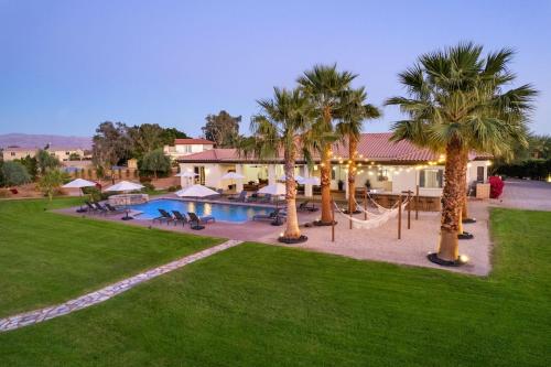 Santal Estate - Play, Relax, Walk to the Festivals