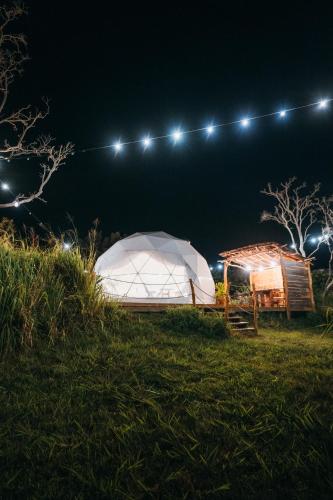 B&B Naalehu - Keola Retreat Luxury Camping Hawaii Glamping Dome with Outdoor Bathtub - Bed and Breakfast Naalehu