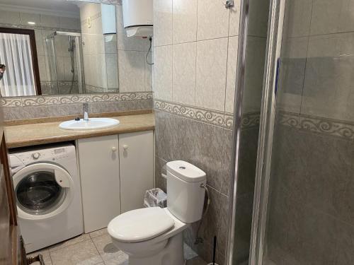 Self Catering Lovely ground floor 1 bed Apartment 5A1 Los Cristianos Tenerife - image 5