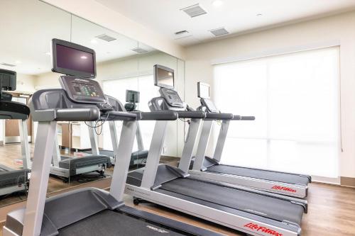 Holiday Inn Express & Suites - San Jose Silicon Valley an IHG Hotel - image 6