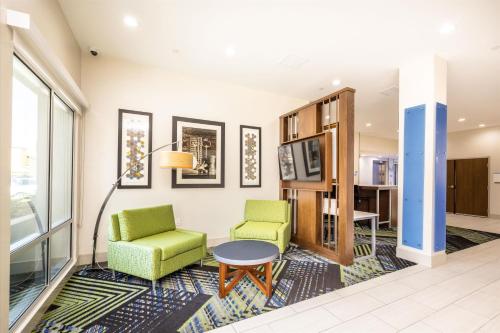 홀리데이 인 익스프레스 앤 스위트 산호세 실리콘밸리 바이 IHG - 로비