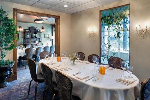 Nicollet Island Inn - 레스토랑