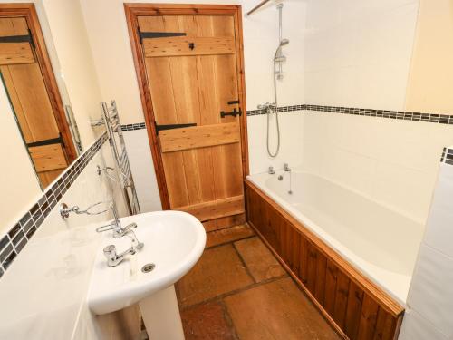 Rum Bush Cottage - image 11