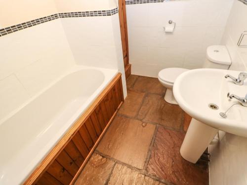 Rum Bush Cottage - image 9