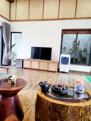 Shared lounge/TV area, Sakura Mura Homestay near Bai Vong Pier