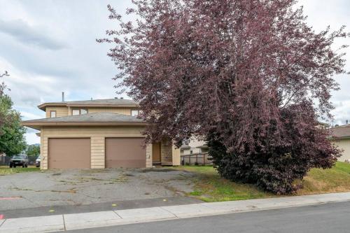 Moose Meadows- Near the airport, centrally located detail