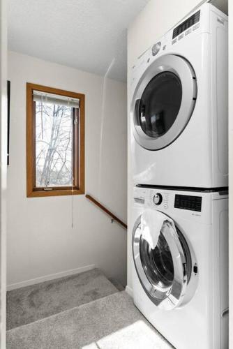 Moose Meadows- Near the airport, centrally located